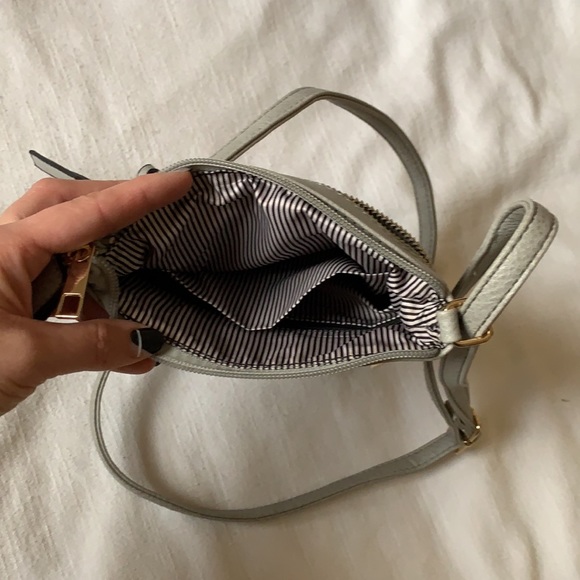 Matte Gray with gold zippers shoulder purse - Picture 3 of 3